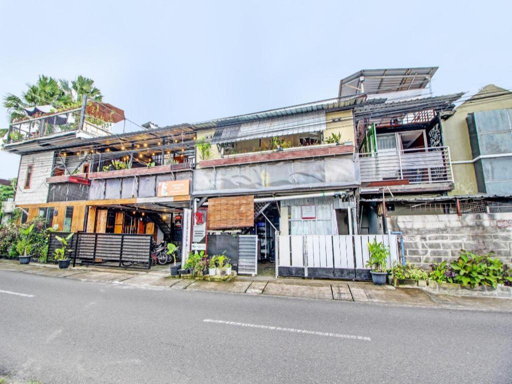 Oyo 92256 Sentosa Residence Yogyakarta Exteriör bild